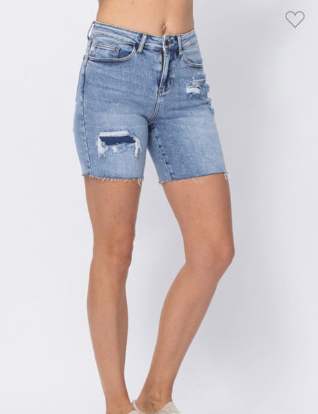 Mid length denim patch Judy blue